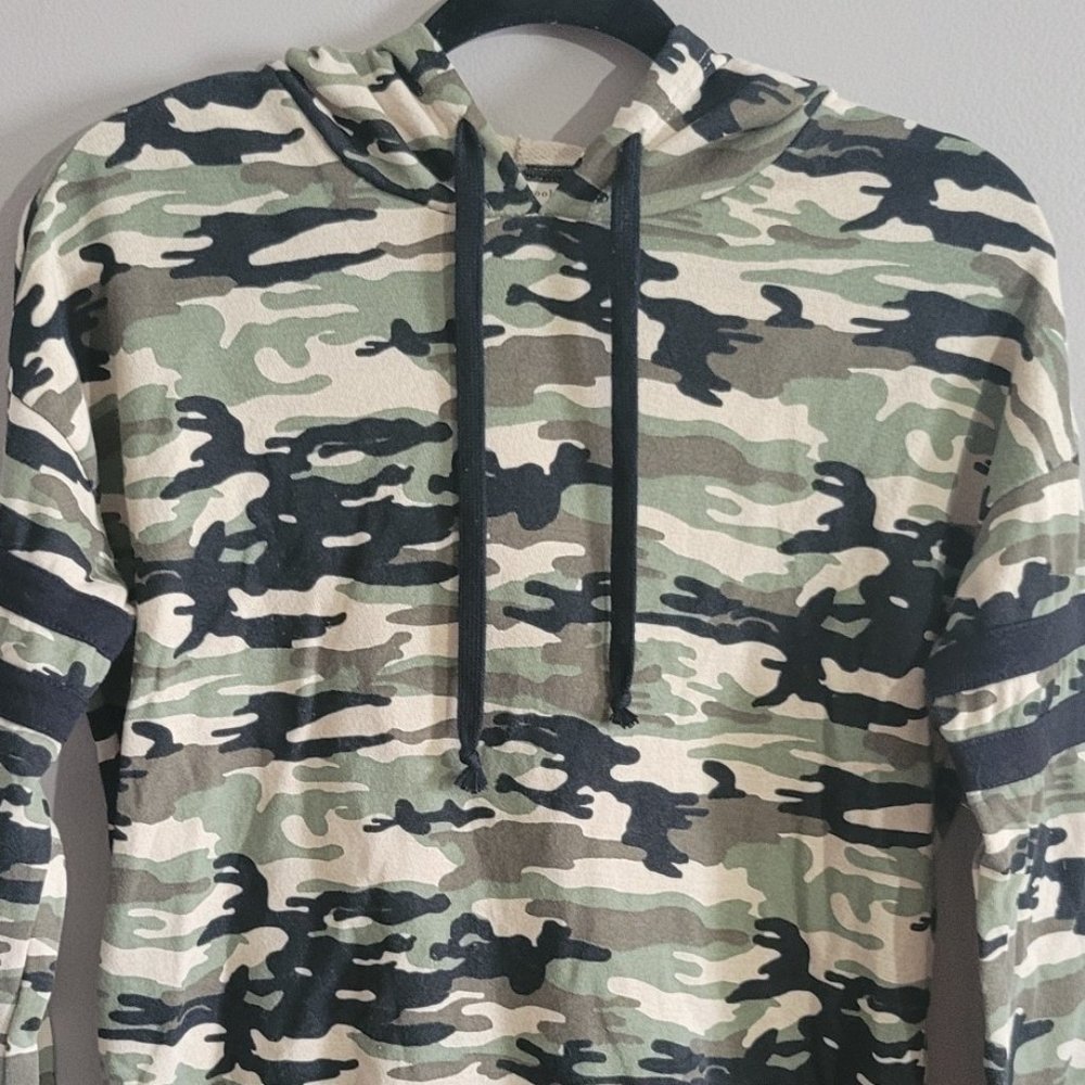 CAMOFLAUGE LONG SLEEVE TUNIC SHIRT WOMANS M
